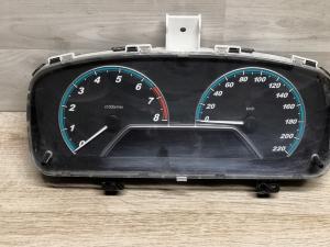 Панель приборов 