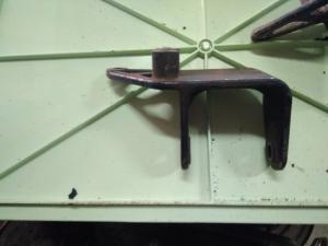 кронштейн  опоры двигателя