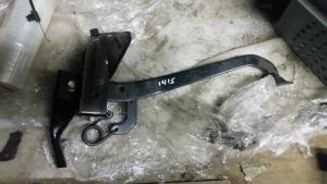 педаль сцепления