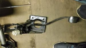 педаль тормоза