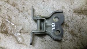 петля двери