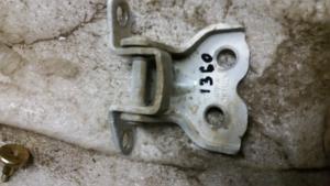 петля двери