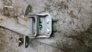 петля двери