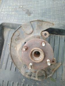 Кулак поворотный