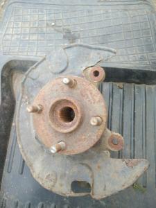 Кулак поворотный