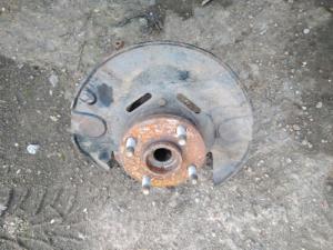 Кулак поворотный